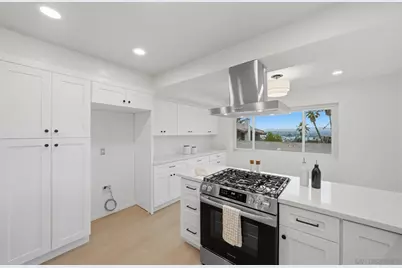  810 Omar Dr, Escondido, CA 92025 - Photo 15