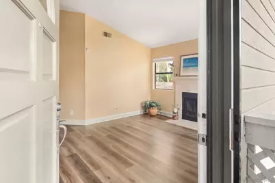  1953 Wellington Ln #4, Vista, CA 92081 - Photo 3