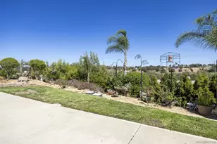 1221 Palomares Ct, Fallbrook, CA 92028 - Photo 13