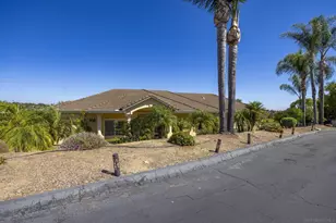 1221 Palomares Ct, Fallbrook, CA 92028 - Photo 3