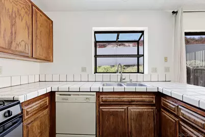  13335 Sneezy Ct., El Cajon, CA 92021 - Photo 17