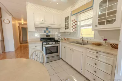  6 Oriole Ln, Oceanside, CA 92057 - Photo 5