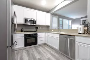 10547 Hollingsworth Way, San Diego, CA 92127 - Photo 11