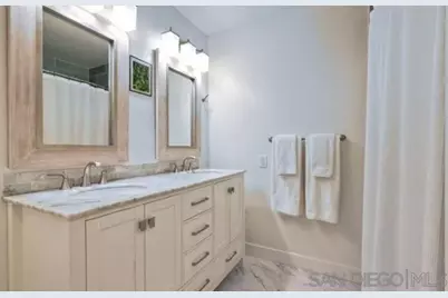  1174 Locust Street, San Diego, CA 92106 - Photo 3