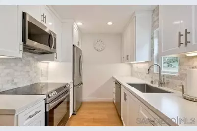  1174 Locust Street, San Diego, CA 92106 - Photo 3