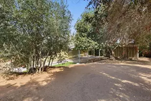 860 Magarian Rd, Fallbrook, CA 92028 - Photo 27