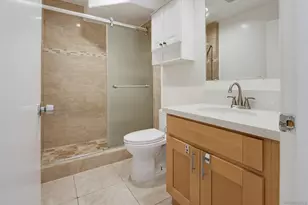8332 Regents Rd, San Diego, CA 92122 - Photo 17
