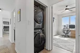 300 W Beech St, San Diego, CA 92101 - Photo 25
