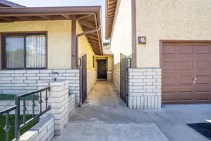 4621 Chateau Dr, San Diego, CA 92117 - Photo 7