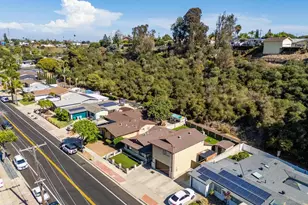 4621 Chateau Dr, San Diego, CA 92117 - Photo 37
