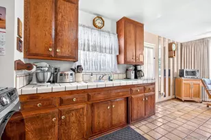 4621 Chateau Dr, San Diego, CA 92117 - Photo 15