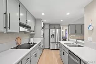 11821 Calle Parral, San Diego, CA 92128 - Photo 9