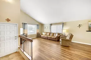 9518 Hillcreek Way, Santee, CA 92071 - Photo 3