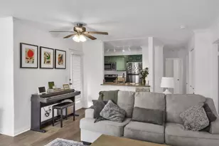8889 Caminito Plaza Centro, San Diego, CA 92122 - Photo 9