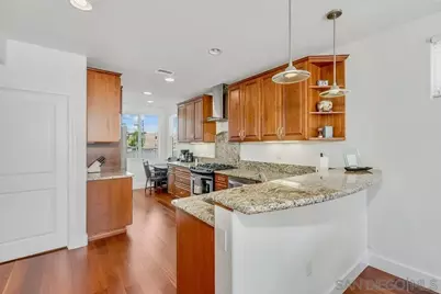  818 Queenstown Court, San Diego, CA 92109 - Photo 15