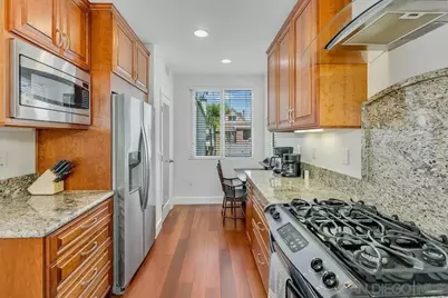  818 Queenstown Court, San Diego, CA 92109 - Photo 17