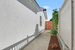 559 Glencrest Dr, San Diego, CA 92139 - Photo 35
