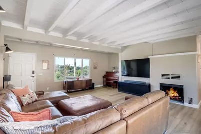  129 Avalon Dr, Vista, CA 92084 - Photo 5