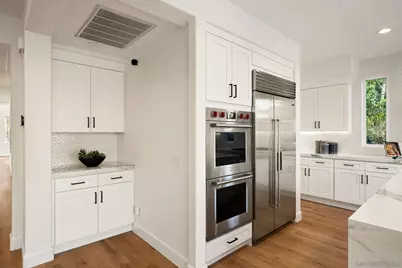  31 Montclair, Irvine, CA 92602 - Photo 7
