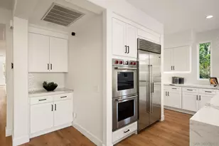 31 Montclair, Irvine, CA 92602 - Photo 7