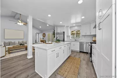  4105 Alana Cir, Oceanside, CA 92056 - Photo 11