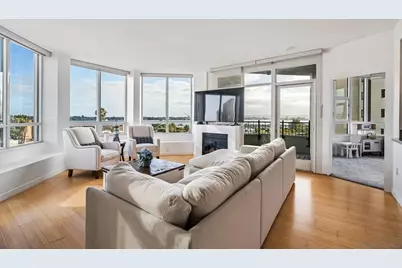  700 W Harbor Dr #705, San Diego, CA 92101 - Photo 3