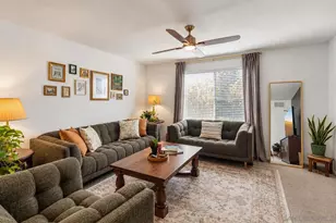 10657 Prince Carlos Ln, Santee, CA 92071 - Photo 5