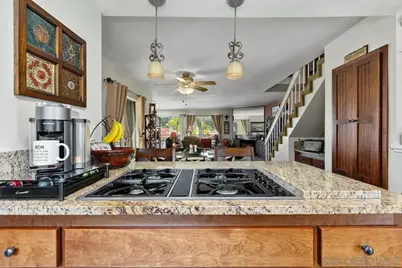  2520 Navarra Dr #C, Carlsbad, CA 92009 - Photo 17