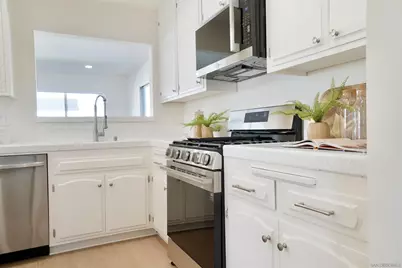  6821 Radcliffe Drive, San Diego, CA 92122 - Photo 15