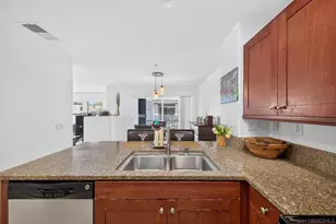 3549 Shoreline Bluff Ln, San Diego, CA 92110 - Photo 9