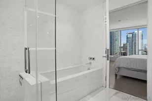 888 W E St, San Diego, CA 92101 - Photo 41
