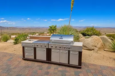  8022 Wesley Rd, Joshua Tree, CA 92252 - Photo 17