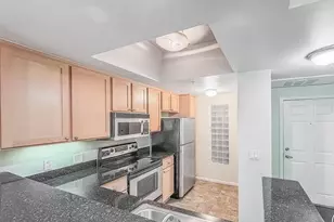 2400 Fifth Ave, San Diego, CA 92101 - Photo 11