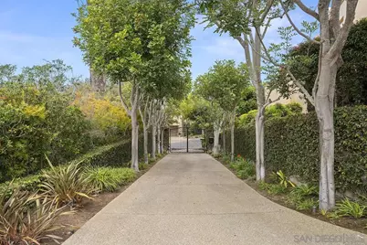  7612 Hillside Dr, La Jolla, CA 92037 - Photo 3