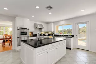 6184 Syracuse Way, San Diego, CA 92122 - Photo 11