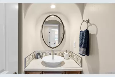  5437 Caminito Bayo, La Jolla, CA 92037 - Photo 17