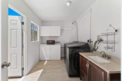  317 W Chase Ave, El Cajon, CA 92020 - Photo 37