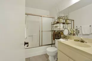 6330 Genesee Ave, San Diego, CA 92122 - Photo 9