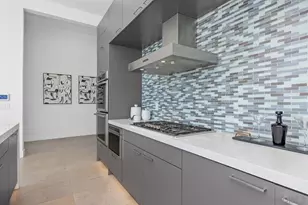 7546 Caminito Avola, La Jolla, CA 92037 - Photo 13