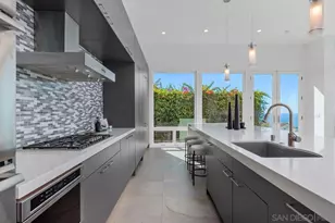 7546 Caminito Avola, La Jolla, CA 92037 - Photo 11