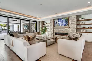 6389 Castejon, La Jolla, CA 92037 - Photo 13