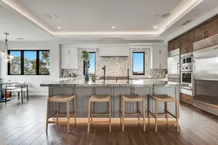 6389 Castejon, La Jolla, CA 92037 - Photo 21