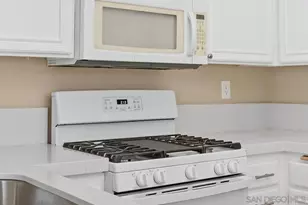 609 Paseo Rio, Vista, CA 92081 - Photo 13