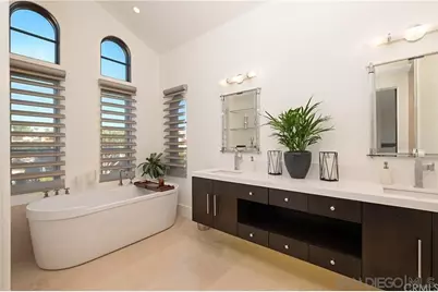  435 Carnation Ave, Corona del Mar, CA 92625 - Photo 9