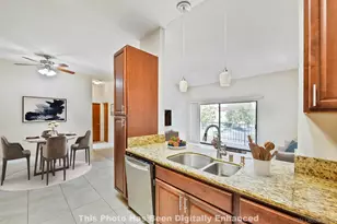 8310 Regents Rd, San Diego, CA 92122 - Photo 15