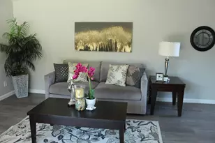 4858 Chateau Dr, San Diego, CA 92117 - Photo 7