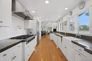2954 Woodford Dr, La Jolla, CA 92037 - Photo 11