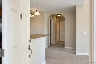 5252 Balboa Arms Dr, San Diego, CA 92117 - Photo 3
