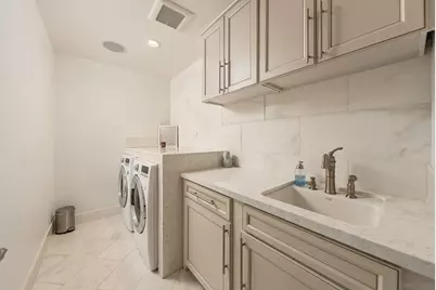  5431 Candlelight Drive, La Jolla, CA 92037 - Photo 25