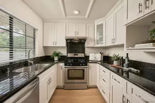 4210 Porte de Palmas, San Diego, CA 92122 - Photo 3
